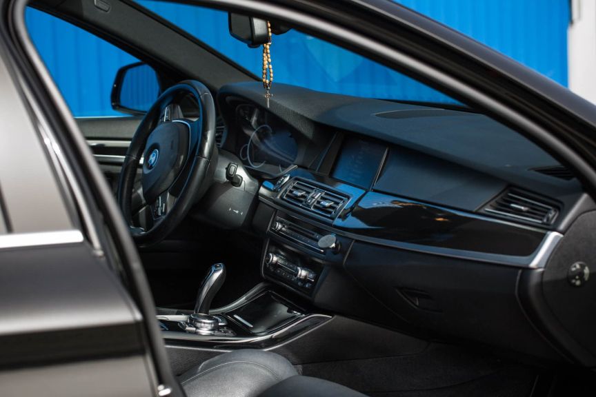 bmw-5-powloka-folia-06.jpg